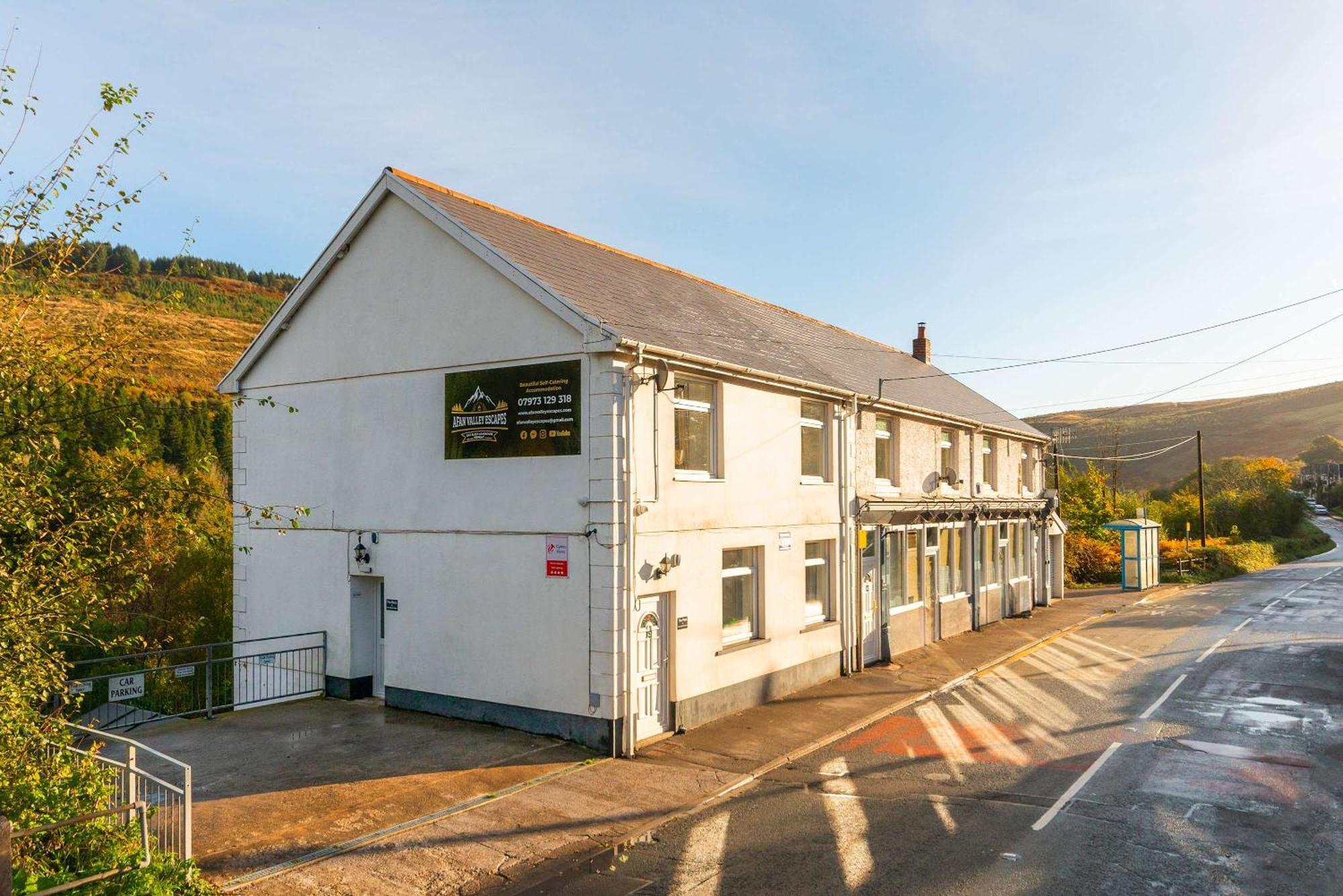 The View Spacious Apartment In Afan Forest Bike Park By Staystaycations Port Talbot Exterior foto